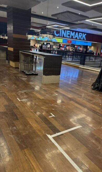 piso de madeira do Cinemark Eldorado desgastado